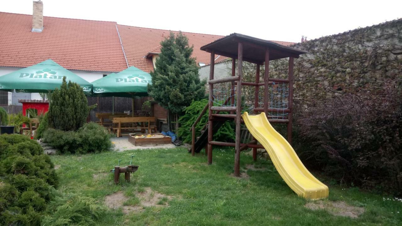 Penzion U Formana Straz nad Nezarkou Exterior photo